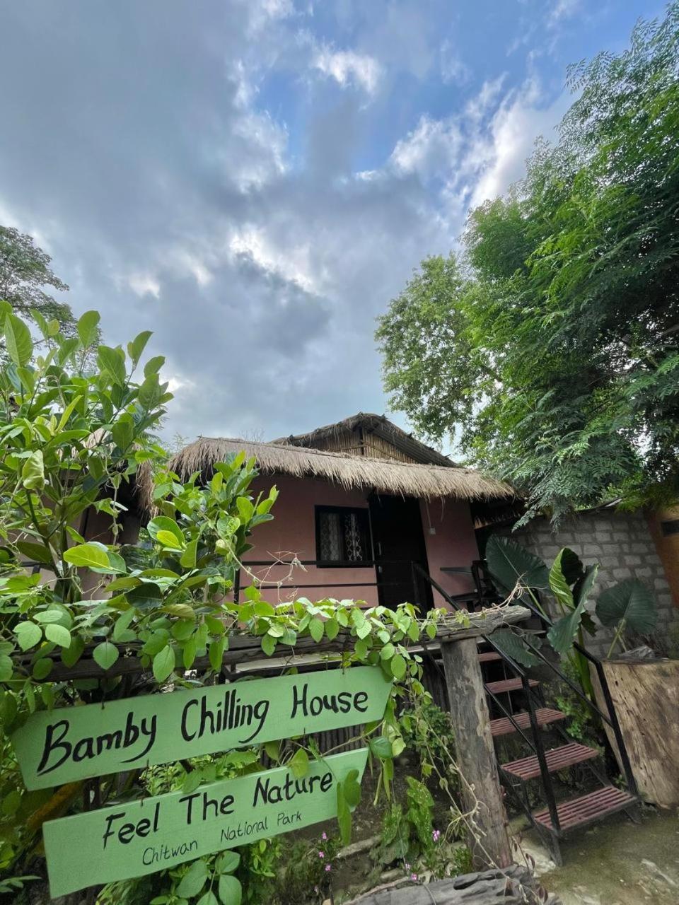 Bamby Chilling House - Feel The Nature Sauraha Eksteriør bilde