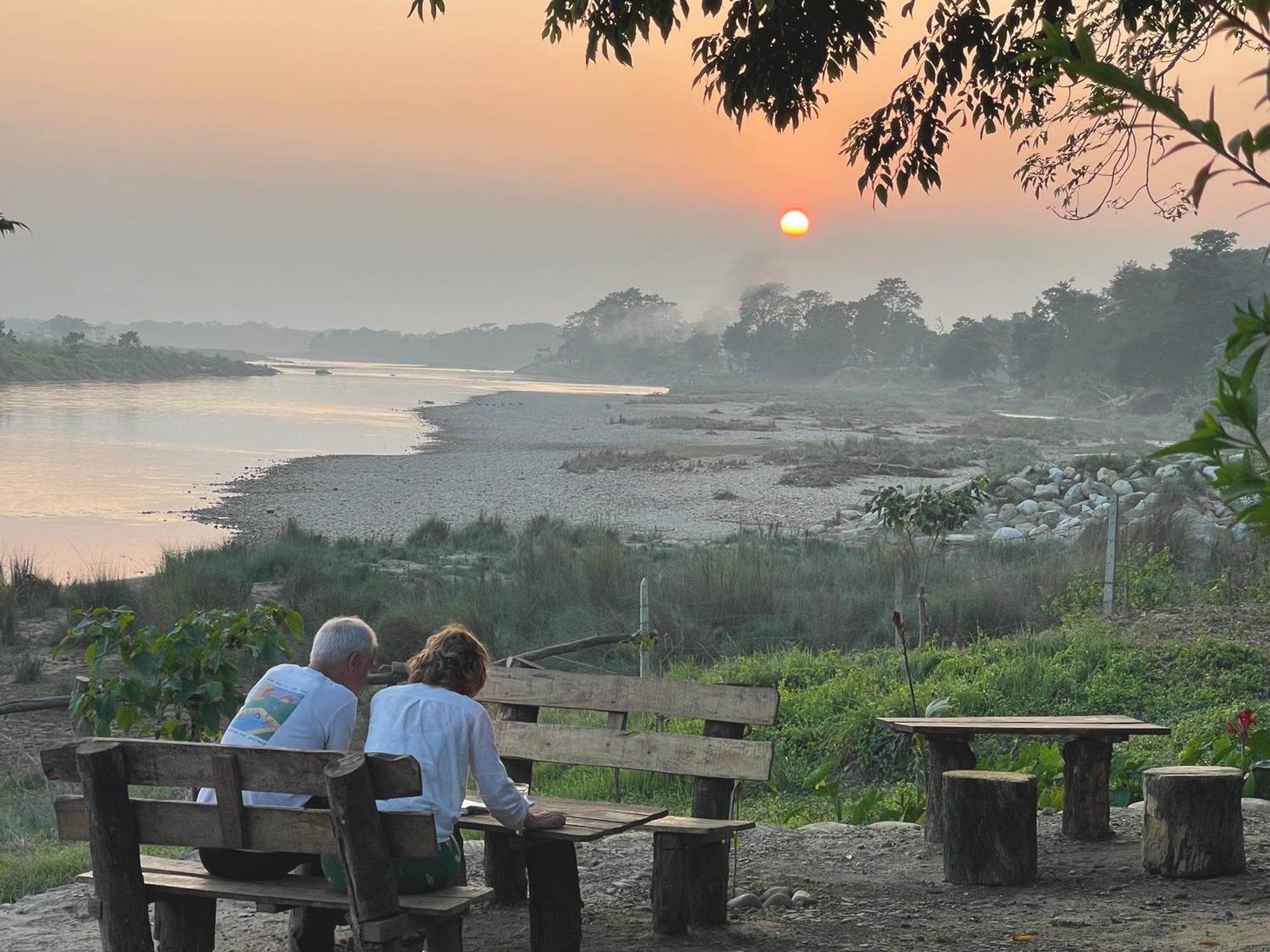 Bamby Chilling House - Feel The Nature Sauraha Eksteriør bilde