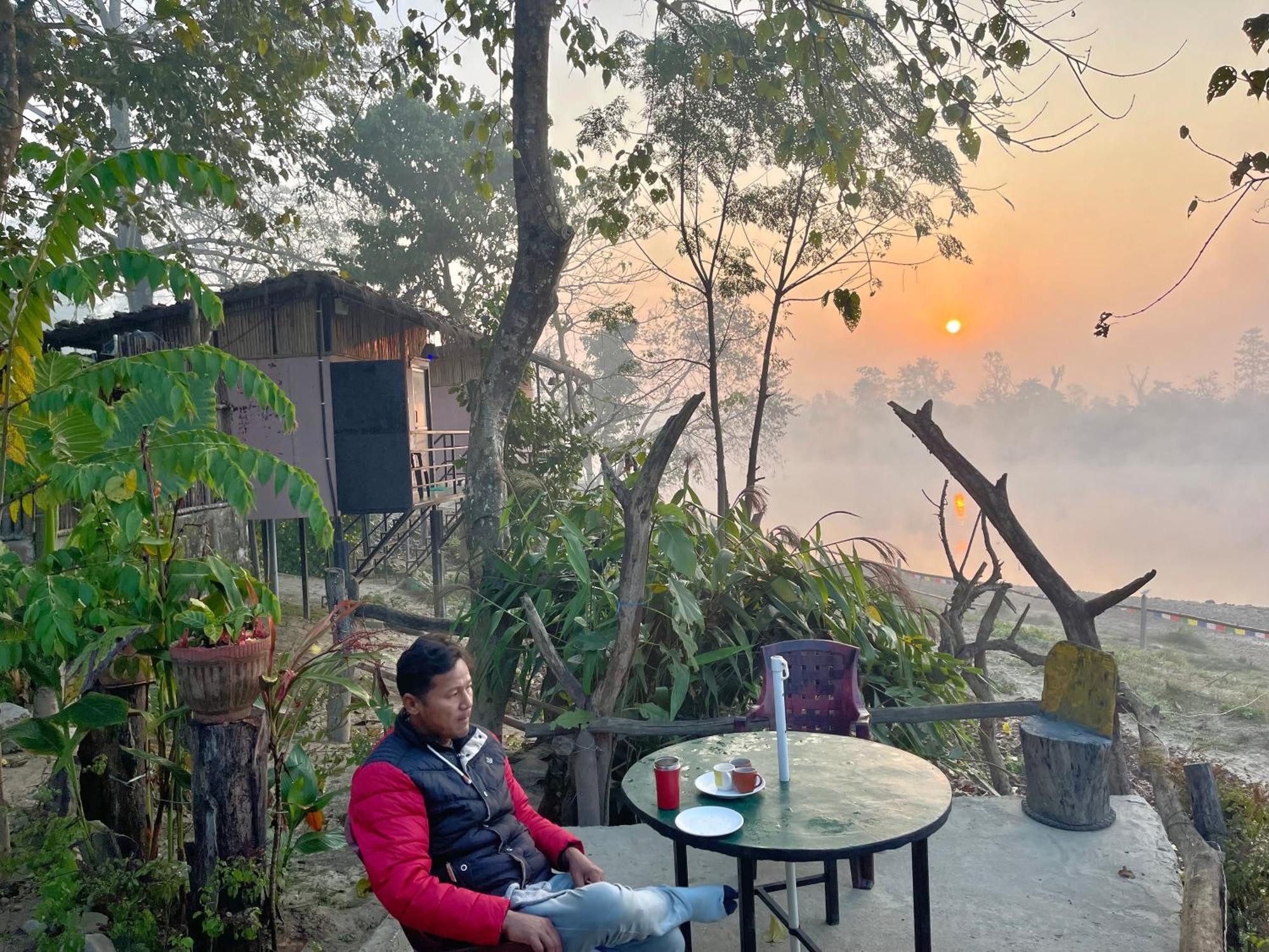 Bamby Chilling House - Feel The Nature Sauraha Eksteriør bilde